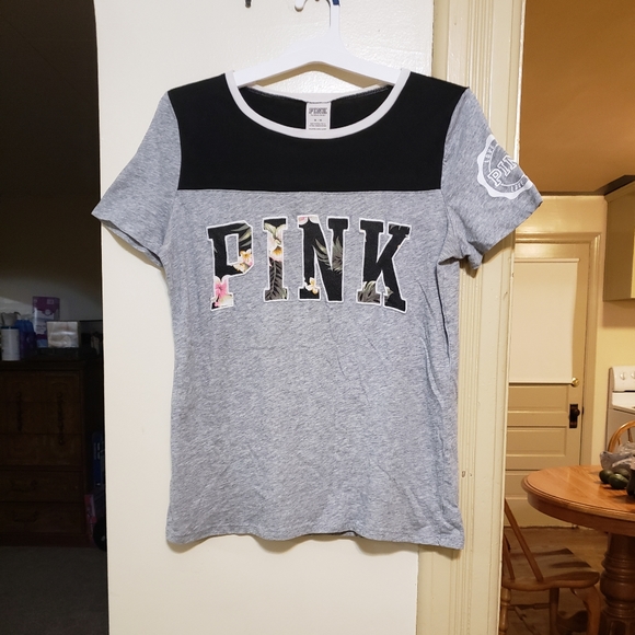 Victoria's Secret PINK graphic applique tee size medium in great condition - Picture 1 of 3